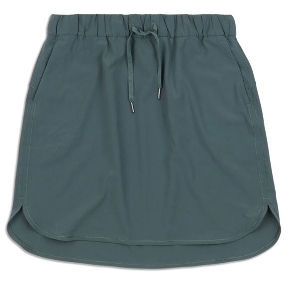 Lululemon athletic skirt - size 6 - Picture 6 of 8